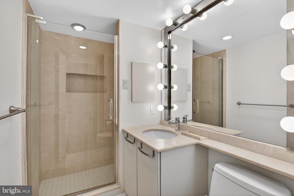2401 Pennsylvania Avenue - Photo 17