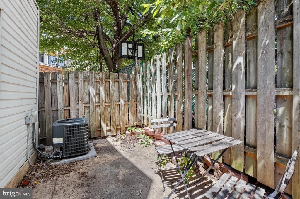 1439 E Oxford Street - Photo 11