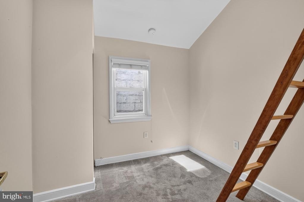 1439 E Oxford Street - Photo 21