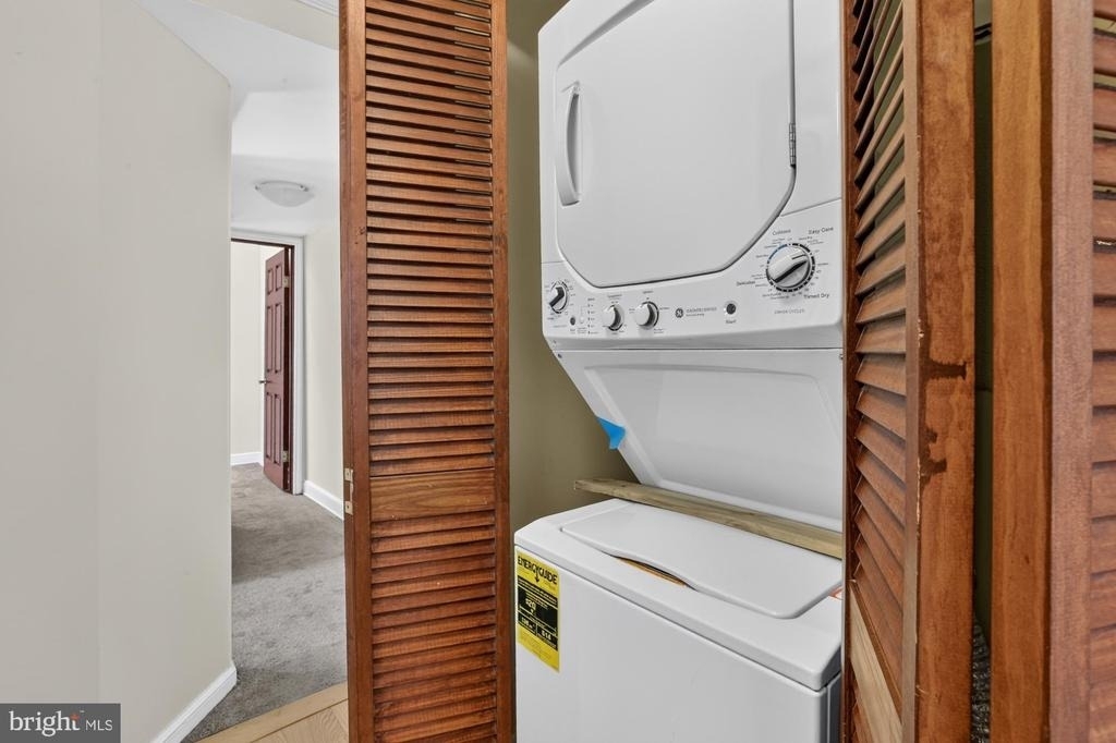 1439 E Oxford Street - Photo 18