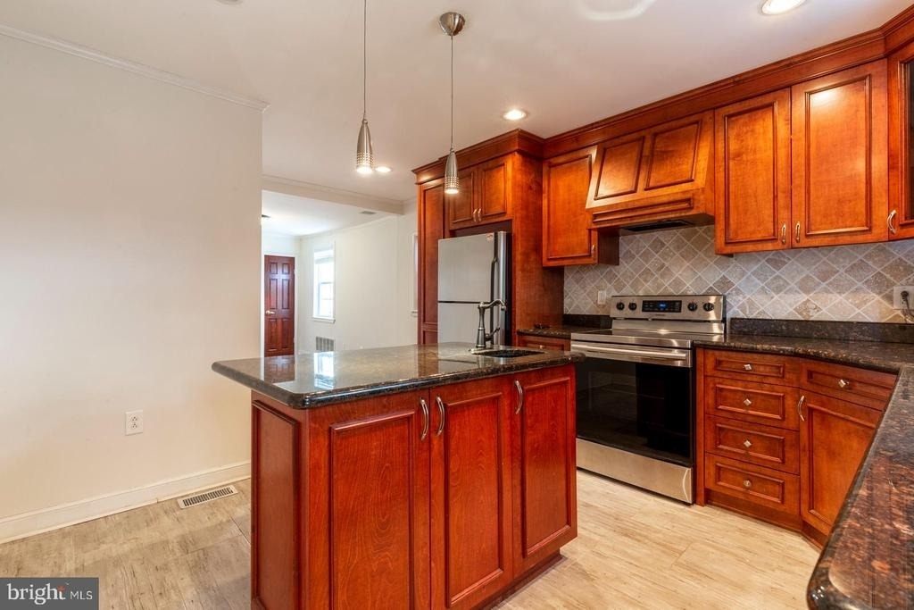 1439 E Oxford Street - Photo 8