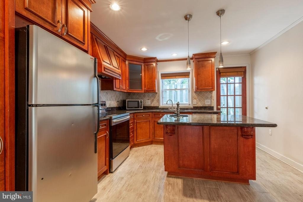 1439 E Oxford Street - Photo 7
