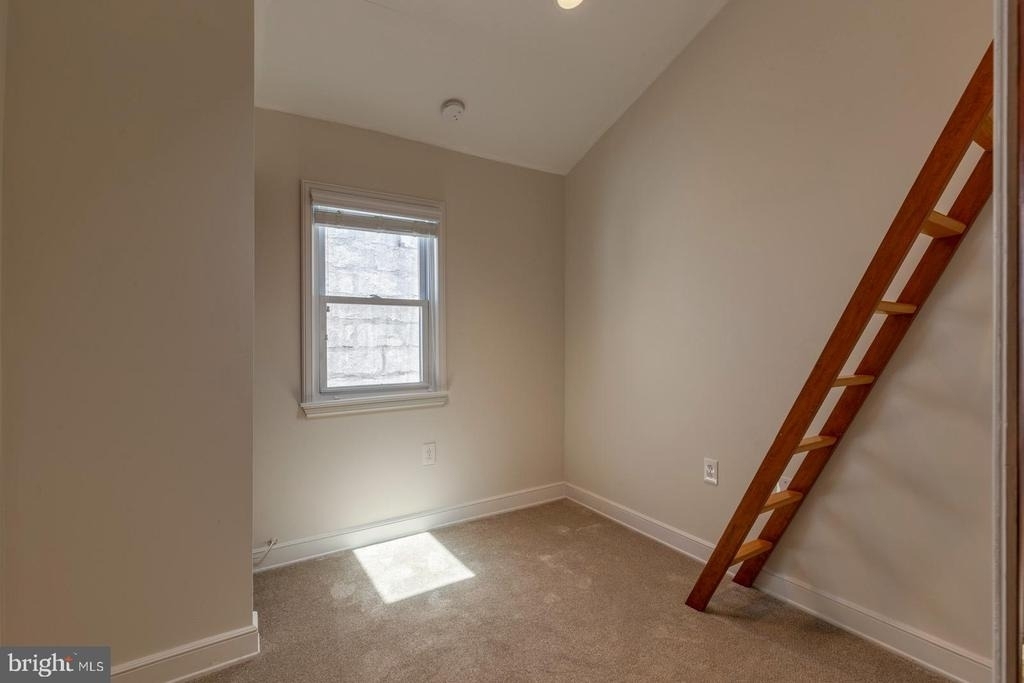 1439 E Oxford Street - Photo 20