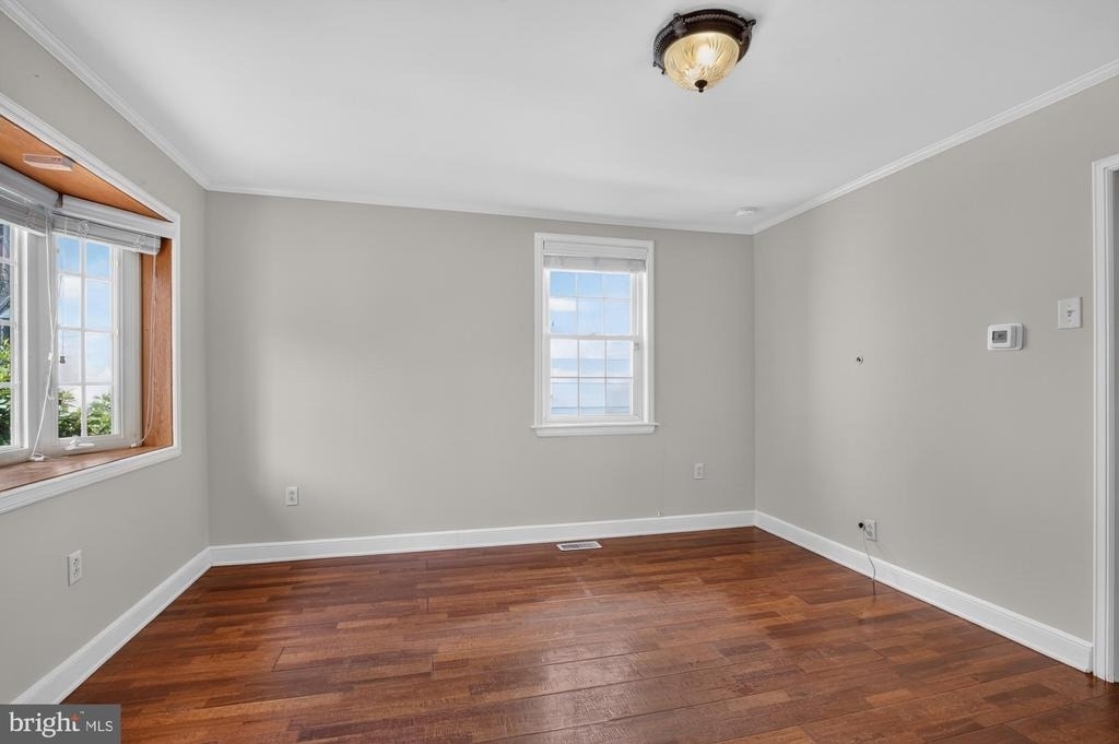1439 E Oxford Street - Photo 2