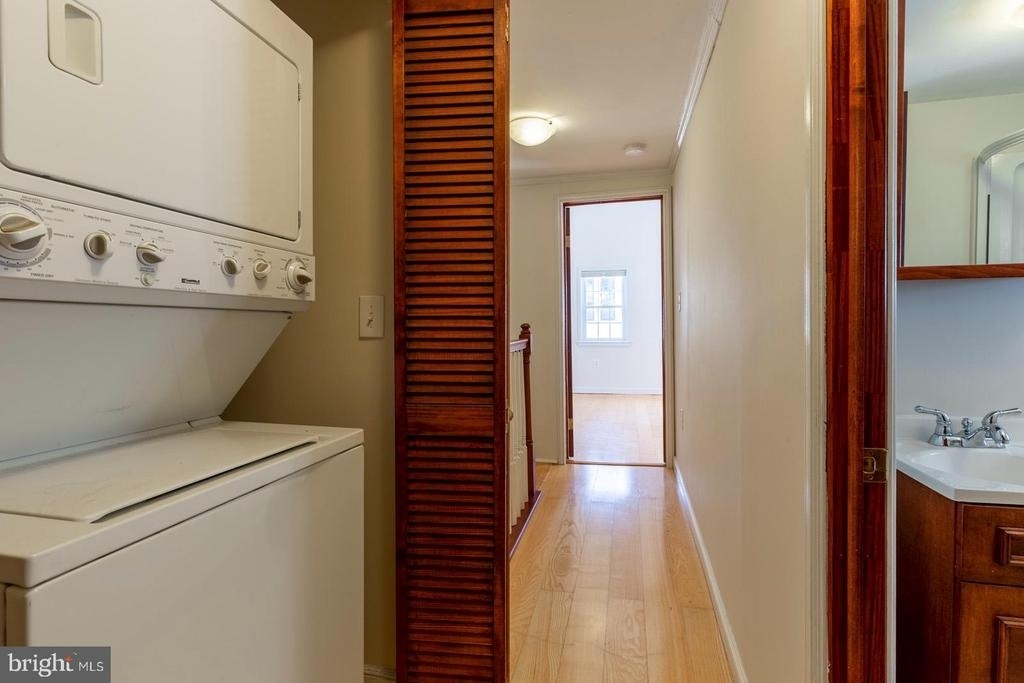 1439 E Oxford Street - Photo 19
