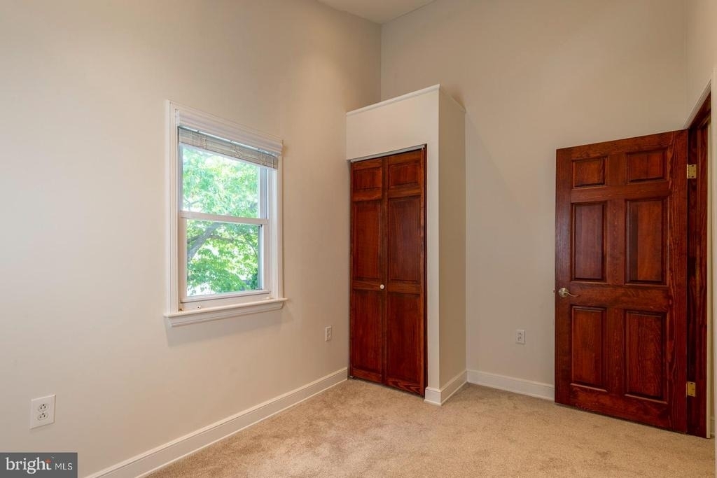 1439 E Oxford Street - Photo 23