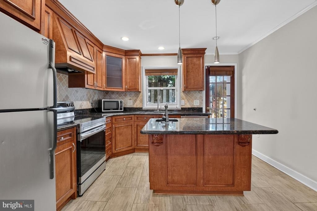 1439 E Oxford Street - Photo 8