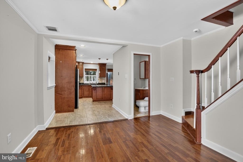 1439 E Oxford Street - Photo 6