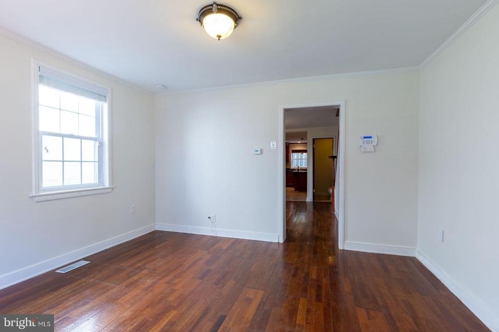 1439 E Oxford Street - Photo 4