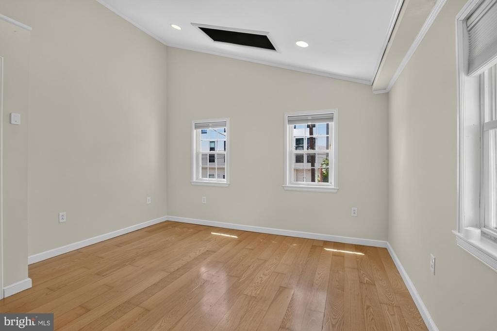 1439 E Oxford Street - Photo 14