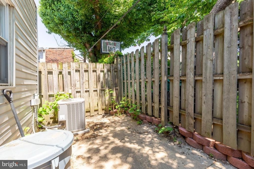 1439 E Oxford Street - Photo 10