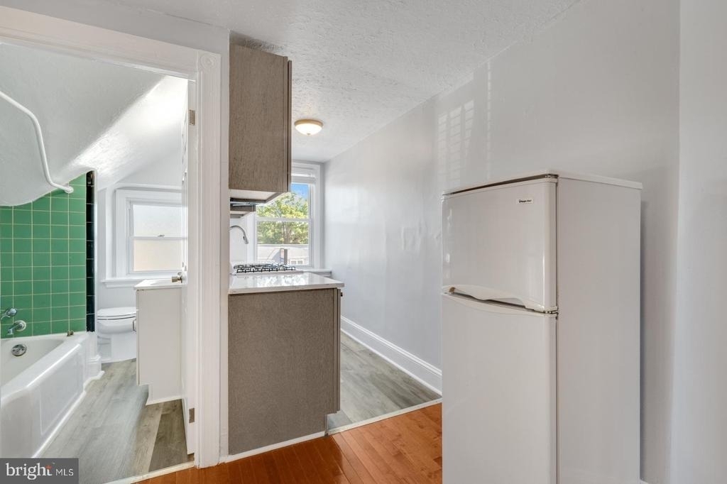 158 Montgomery Avenue - Photo 7