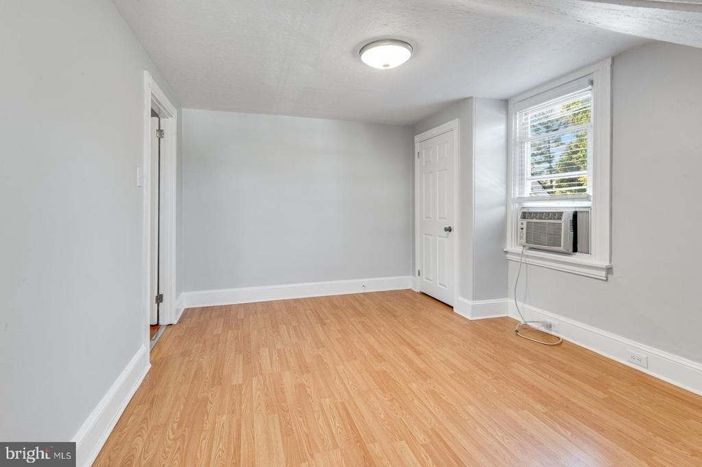 158 Montgomery Avenue - Photo 13