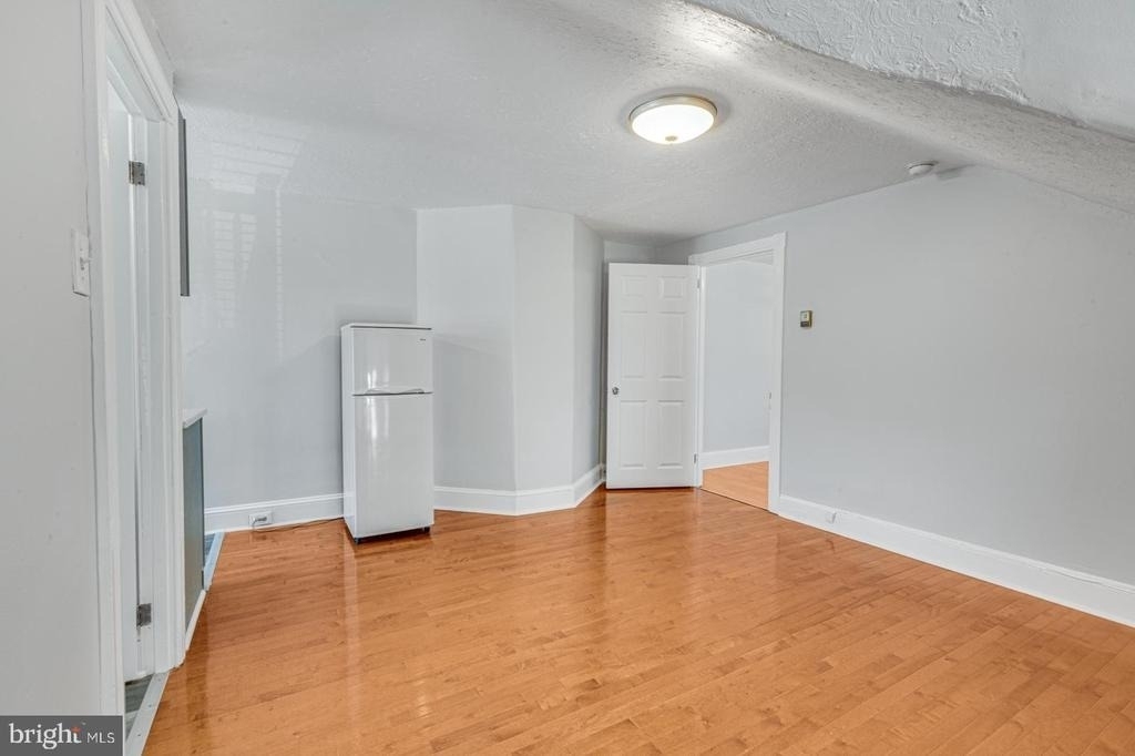 158 Montgomery Avenue - Photo 1