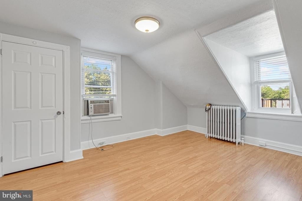 158 Montgomery Avenue - Photo 10