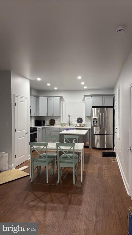 109 Railroad Avenue - Photo 0