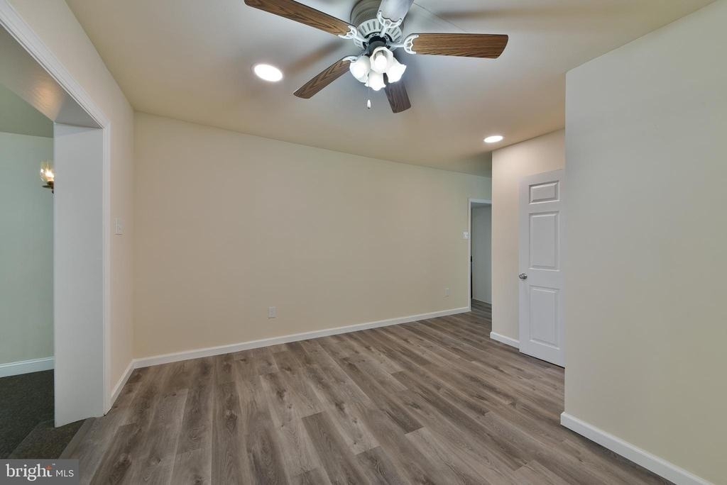 422 Willow Grove Avenue - Photo 14