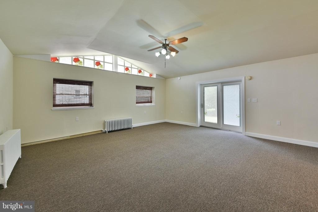 422 Willow Grove Avenue - Photo 16