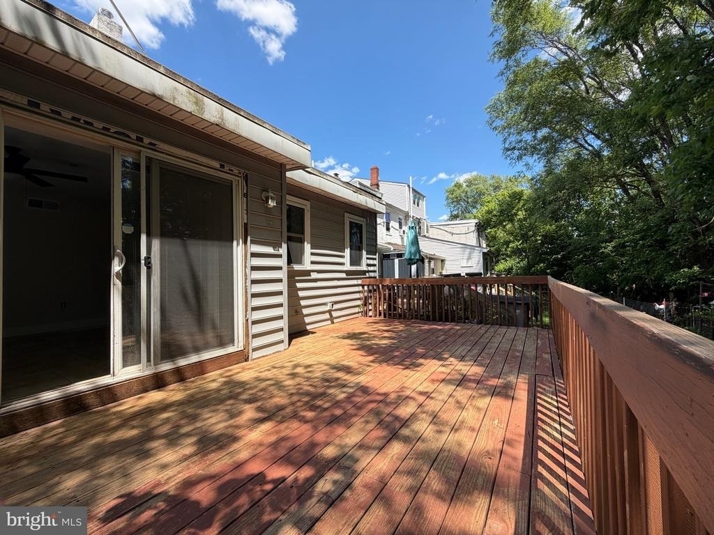 681 Summit Street - Photo 7