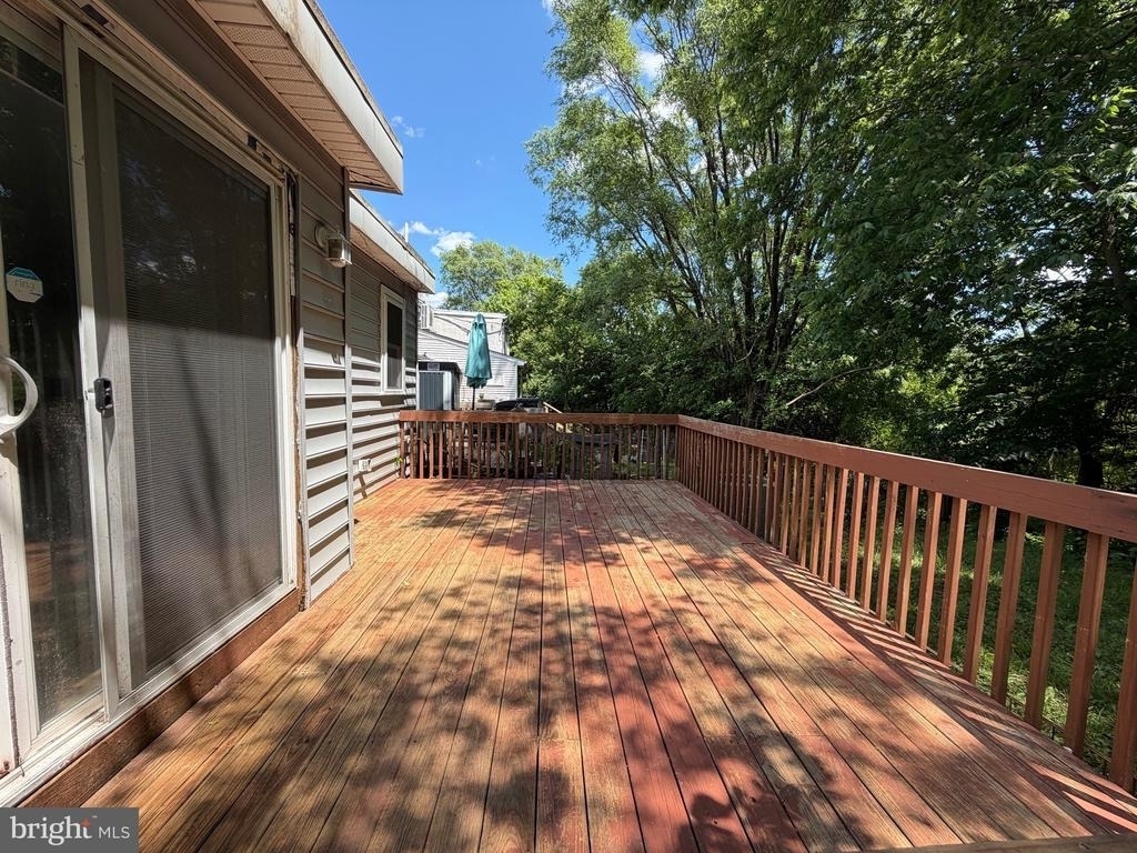 681 Summit Street - Photo 6