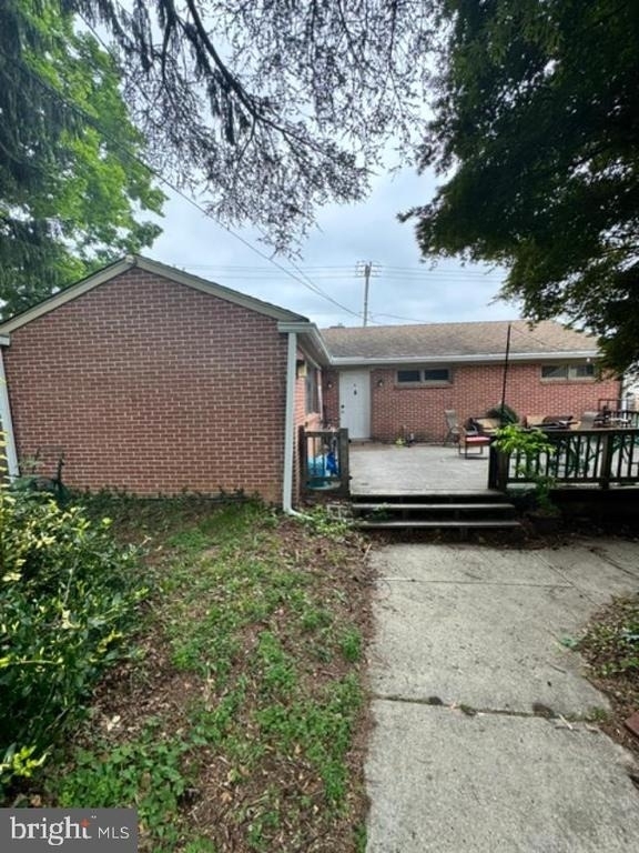411 S Walnut Street - Photo 1