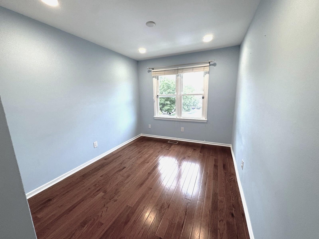 4002 Franklin Court - Photo 9