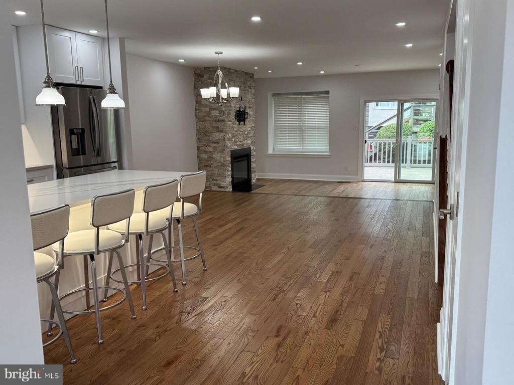 4002 Franklin Court - Photo 2