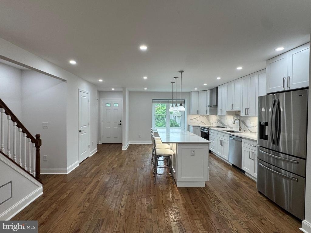 4002 Franklin Court - Photo 3