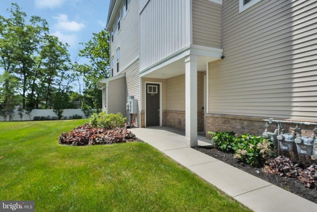 228 Park Ln - Photo 1