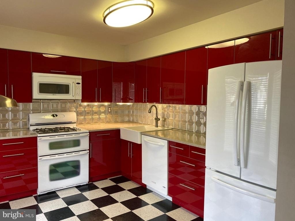 4 Kensington Court - Photo 8