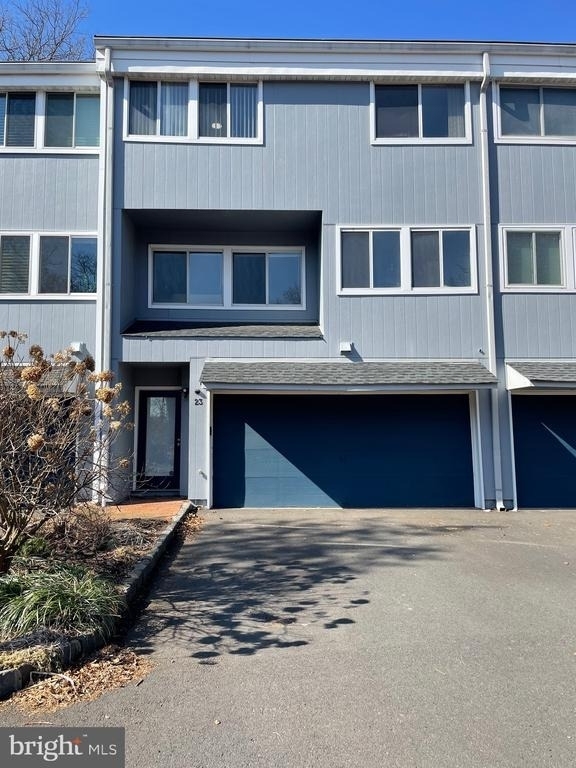 23 Richard Court - Photo 0
