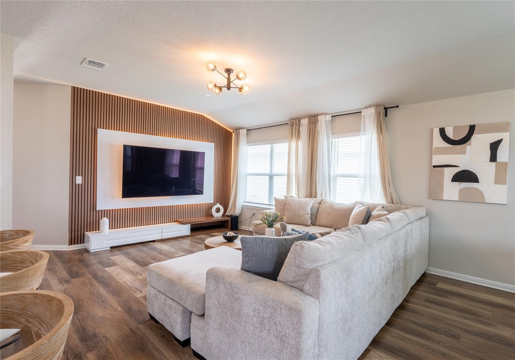 123 Stellamar Dr - Photo 2