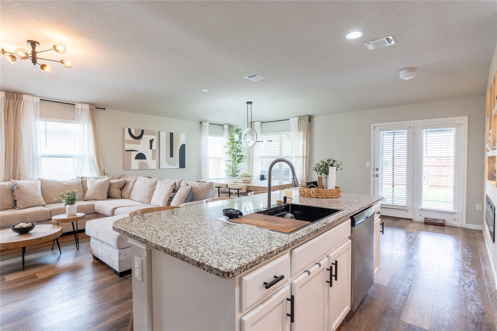 123 Stellamar Dr - Photo 11