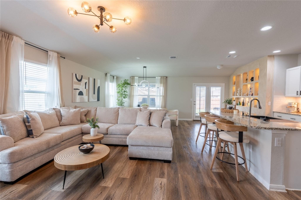 123 Stellamar Dr - Photo 4