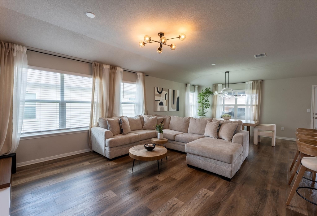 123 Stellamar Dr - Photo 3