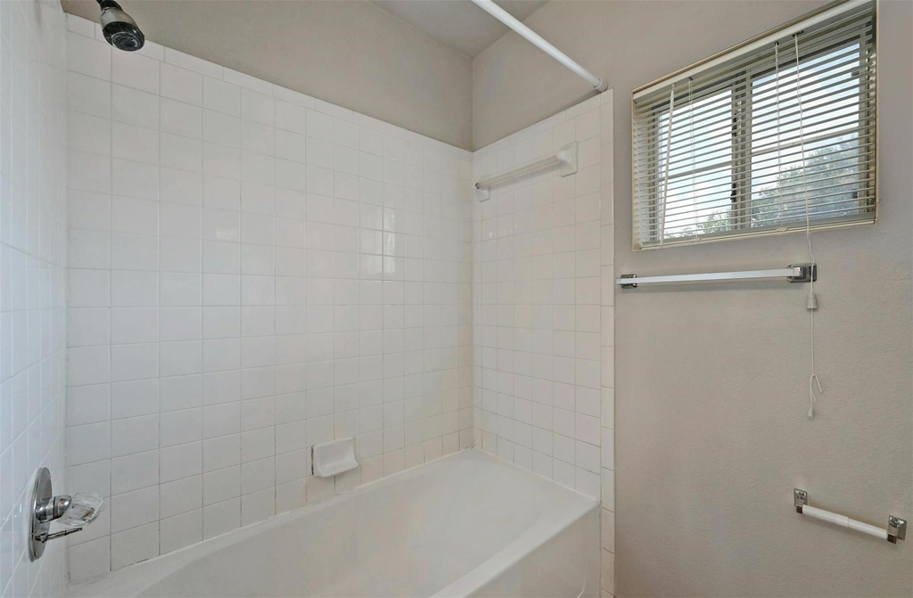 9602 Nightjar Dr - Photo 18