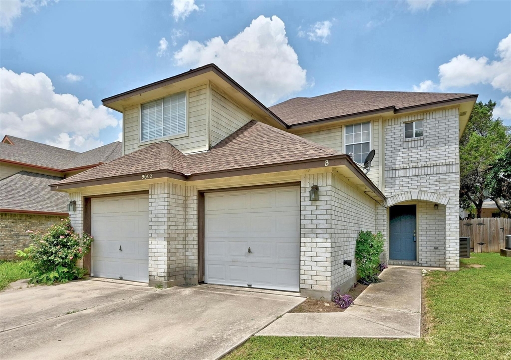 9602 Nightjar Dr - Photo 0