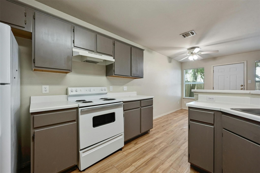 9602 Nightjar Dr - Photo 12