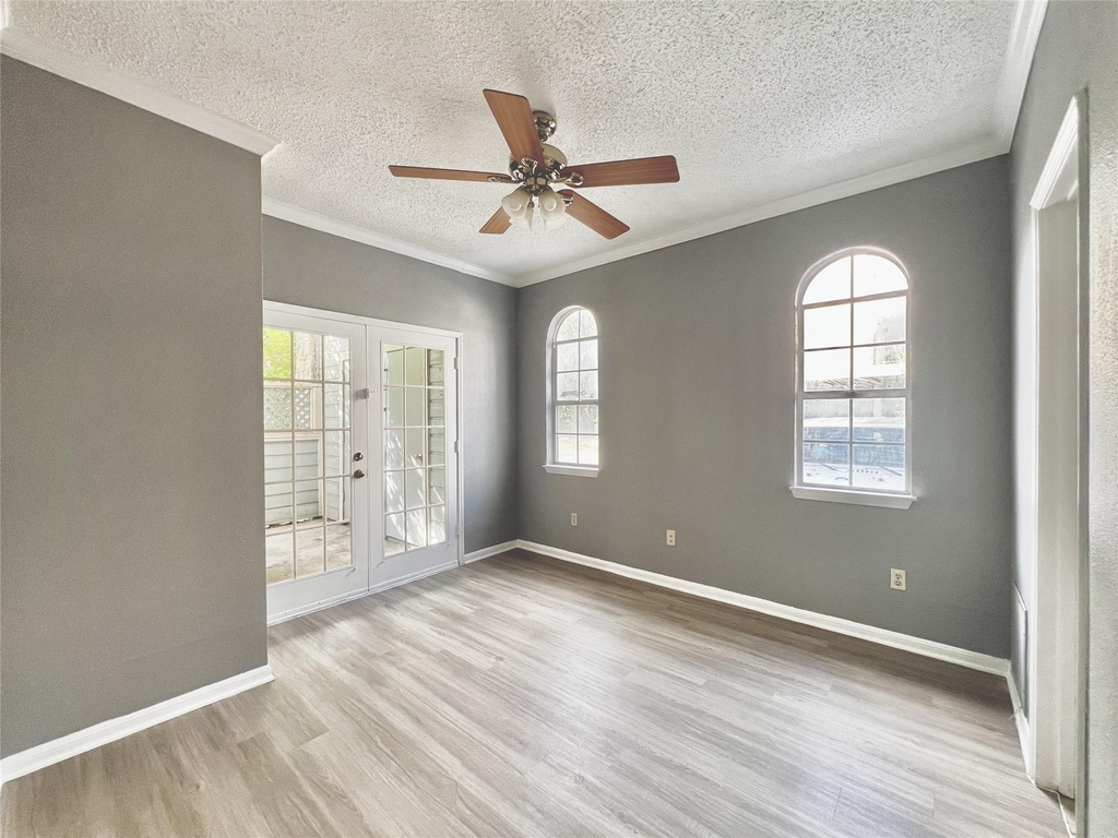 3111 Tom Green St - Photo 5