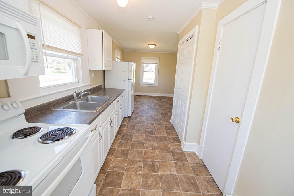 602 E Main Street - Photo 33