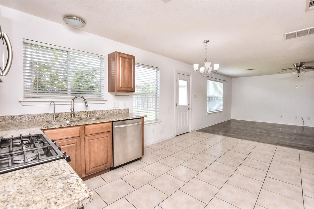 233 Brandons Way - Photo 12
