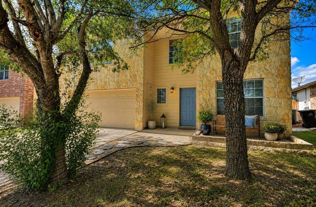 233 Brandons Way - Photo 0