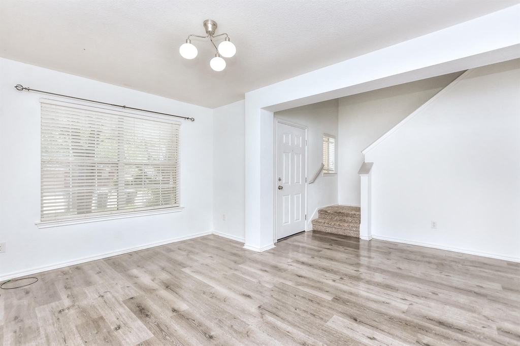 233 Brandons Way - Photo 7