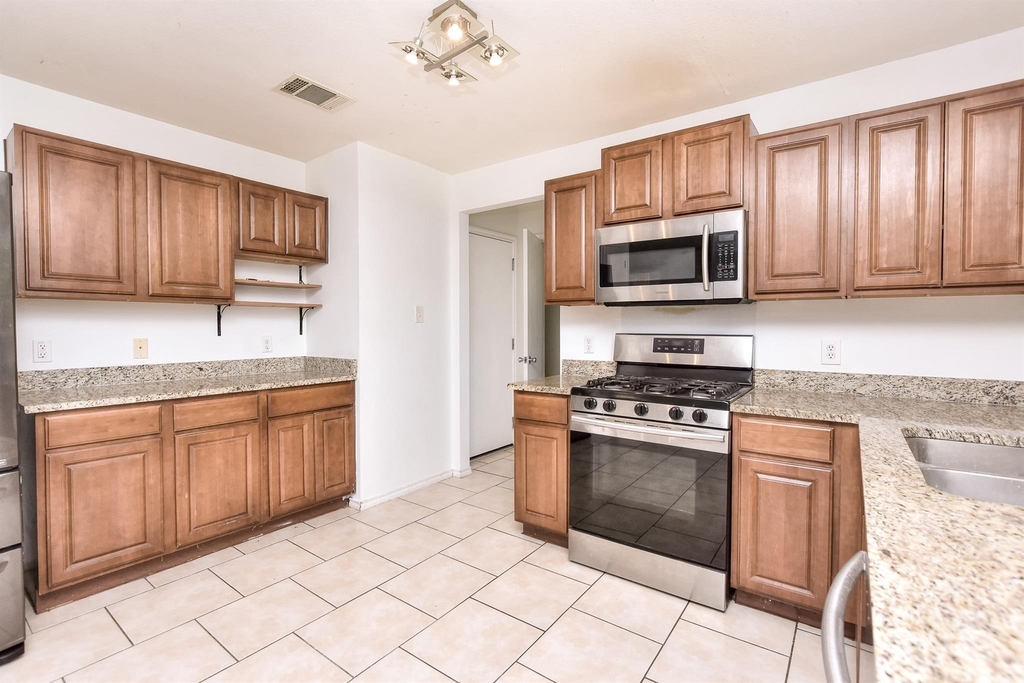 233 Brandons Way - Photo 11