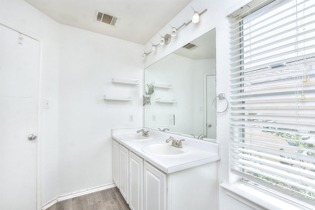 233 Brandons Way - Photo 19