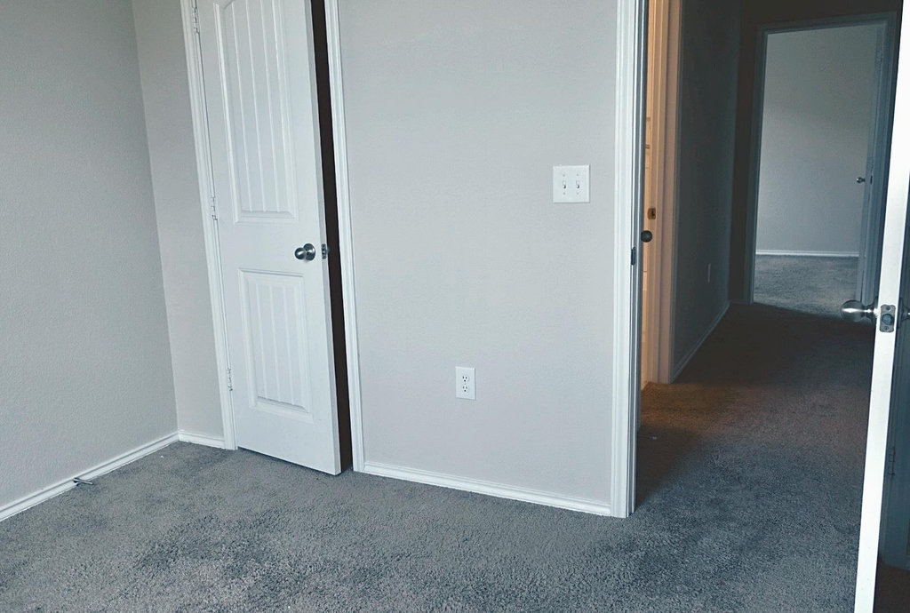 211 Pitkin Dr - Photo 9