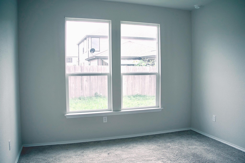 211 Pitkin Dr - Photo 14