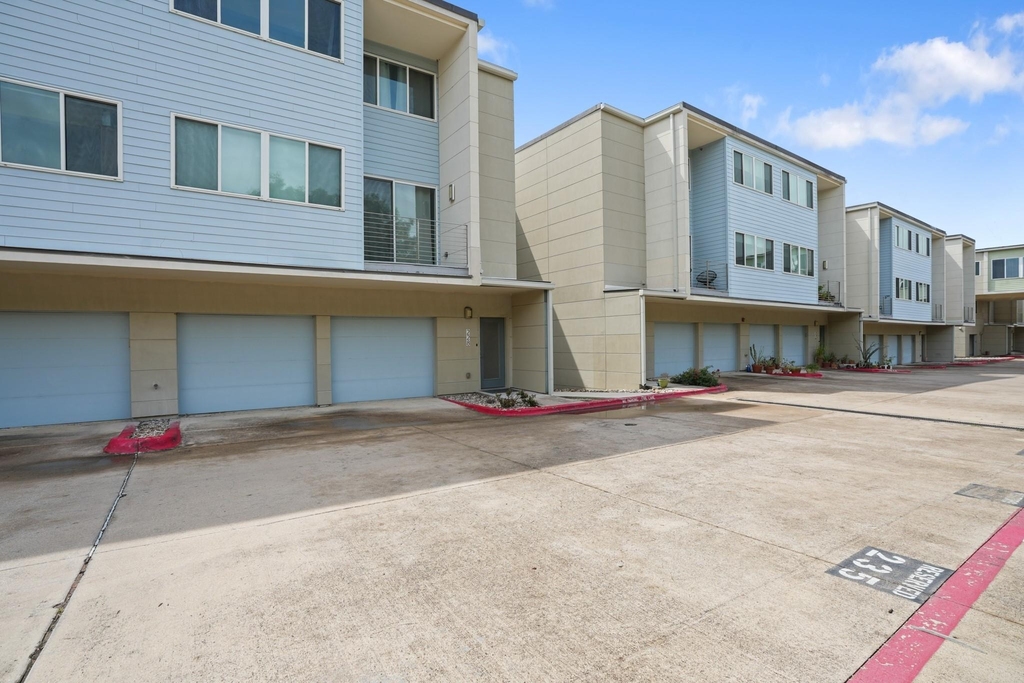 604 N Bluff Dr - Photo 5