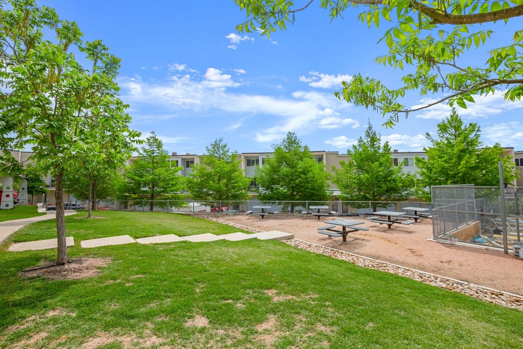 604 N Bluff Dr - Photo 33