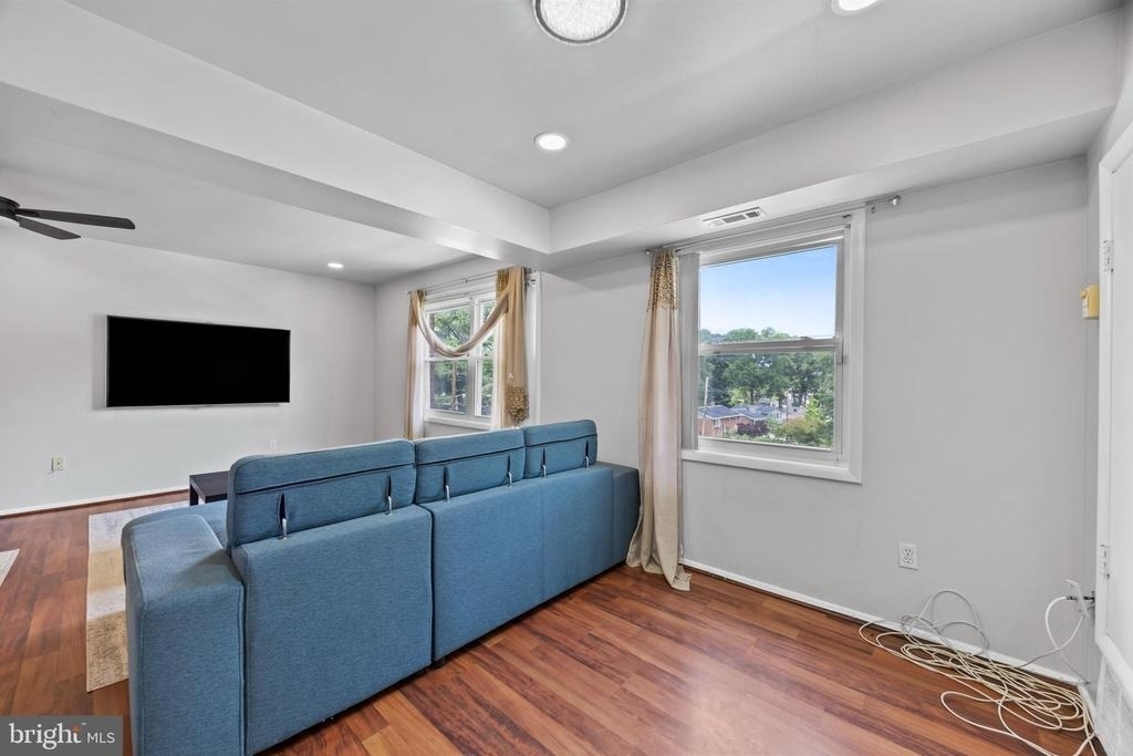 9808 47th Place - Photo 12